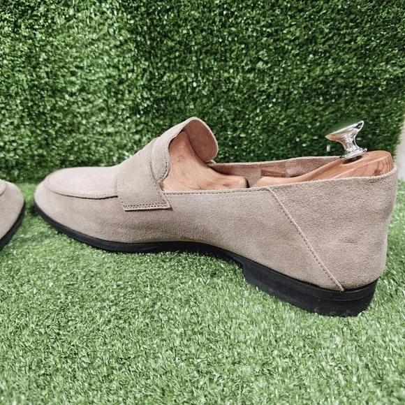 Elegant Men's Beige Suede Slip-On Loafers - Picture 5 of 9